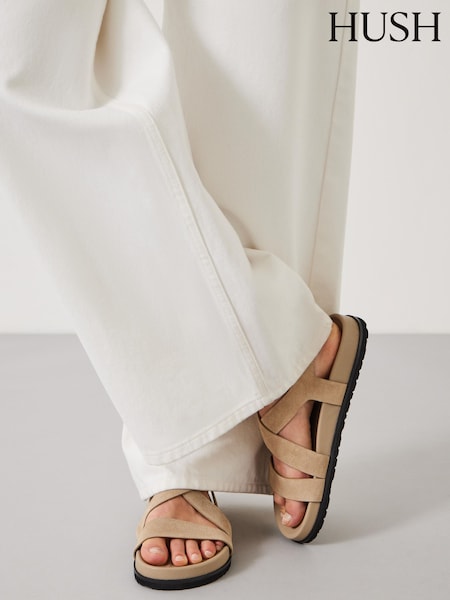Hush Brown Sadie Suede Footbed Sandals (H77251) | R$ 980