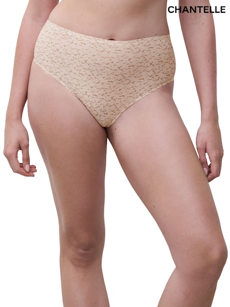 Chantelle One Size Soft Stretch Seamless High Waisted Nude Knickers (H78641) | R$ 170
