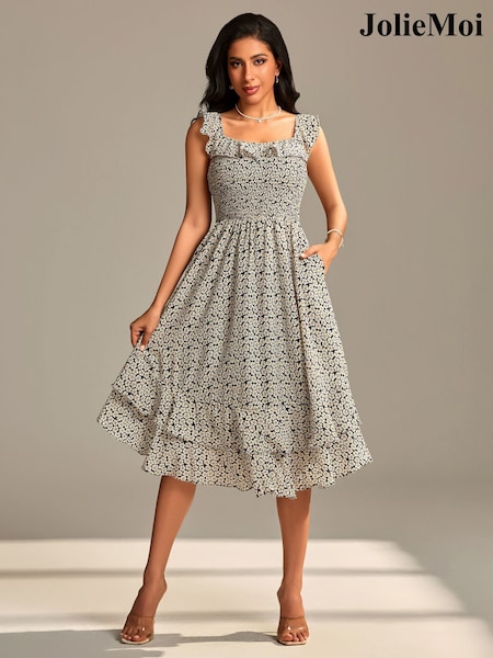 Jolie Moi Shirred Ruffle Sleeve Tiered Midi Dress (H81492) | R$ 640