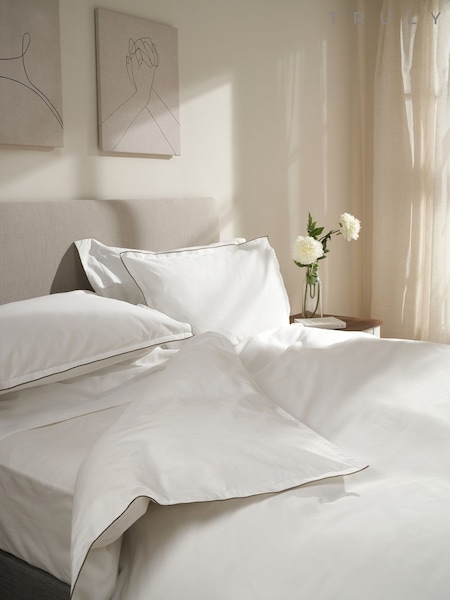 Truly Embroidered Edge Duvet Cover (H83080) | 3 371 Kč - 4 164 Kč