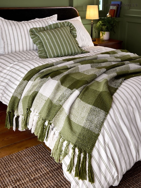 Laura Ashley Green Allonby Check Woven Throw (H83447) | €86.50