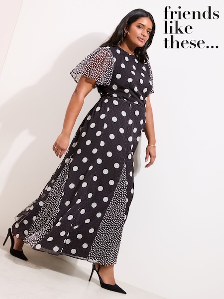 מונוכרום - Friends Like These Spot Chiffon Short Sleeve Midi Dress (H88490) | ‏252‏₪