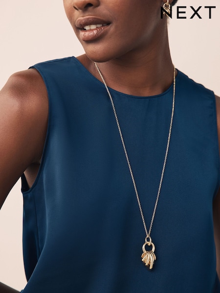 Gold Tone Stacked Hoop Pendant Necklace (H91811) | €14