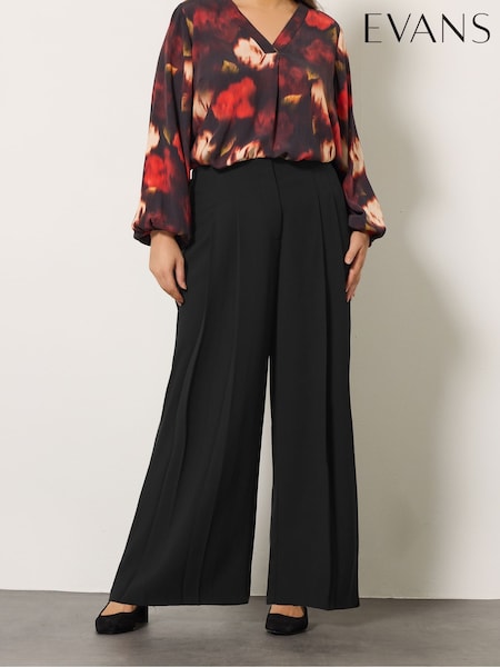 Evans Crepe Pleated Black Trousers (H98021) | €80