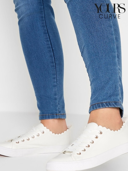 Yours Curve White Wide-Fit Scalloped Edge Trainer (K12625) | €16