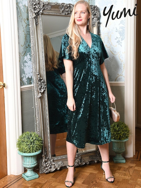 Yumi Green Velvet Kimono Midi Dress (K28985) | €42