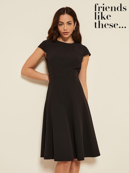 Черный - Friends Like These Tailored Fit and Flare Short Sleeve Skater Dress (K35603) | €29