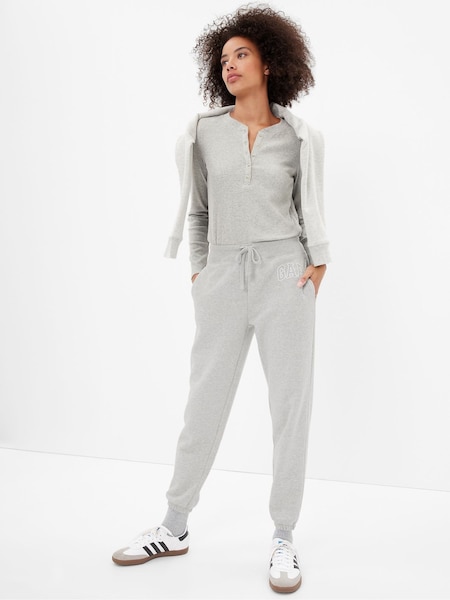 Gap Light Grey Vintage Arch Logo Fleece-Lined Joggers (K41226) | €46