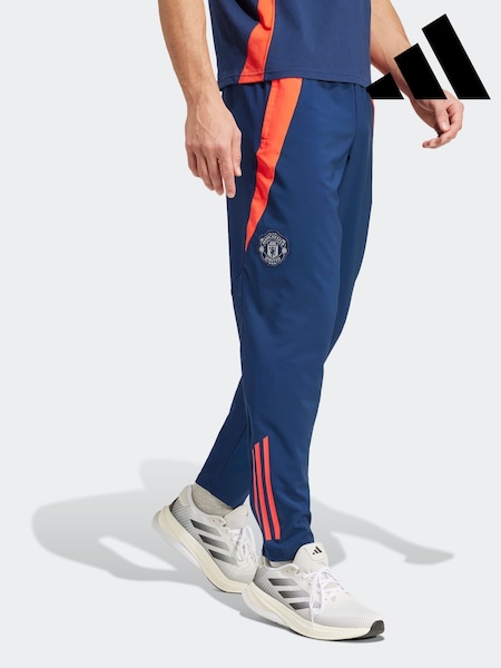 adidas Navy/Red Manchester United Tiro 24 Presentation Tracksuit Bottoms (K74210) | R$ 545