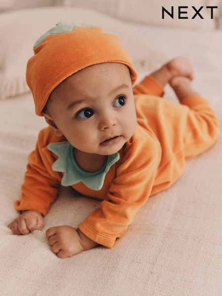 Оранжевый - Baby Halloween Velour Pumpkin Sleepsuit and Hat Set (0mths-3yrs) (K79545) | €7