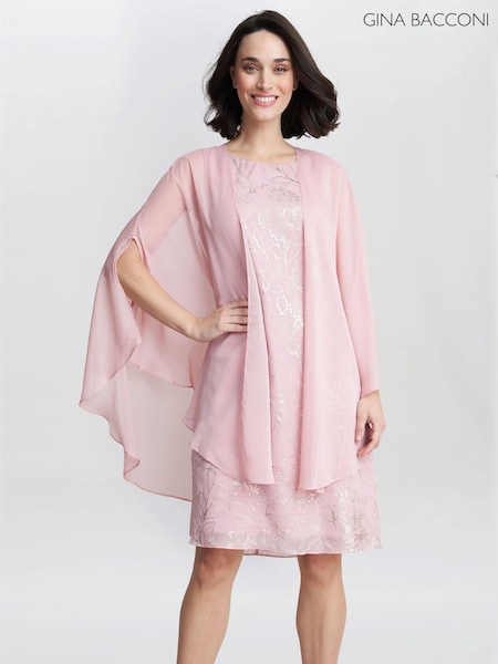 Gina Bacconi Pink Foil Floral Dress And Chiffon Cape (K79991) | 68 €