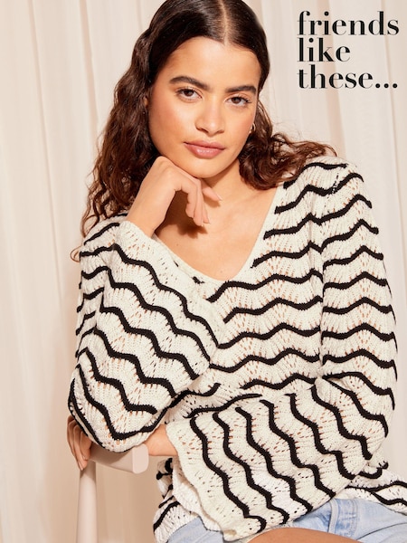 Friends Like These Black/White Crochet Flute Sleeve Top (K80410) | €22