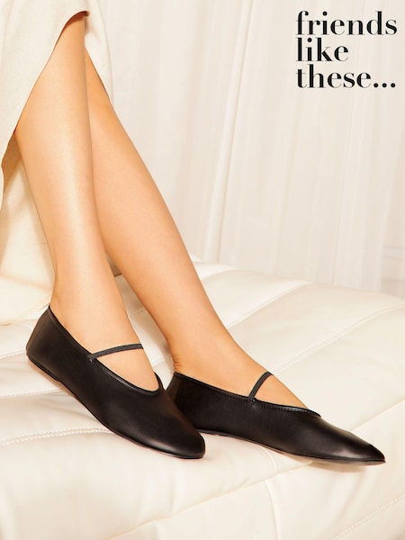 Friends Like These Round Toe Elastic Strap Mary Jane Ballet Pump (K80413) | € 19