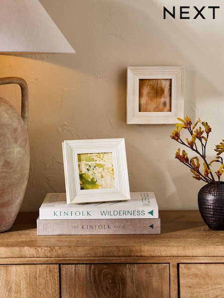 Set of 2 Cream Distressed Wood Effect Photo Frames (K82113) | €13 - €32