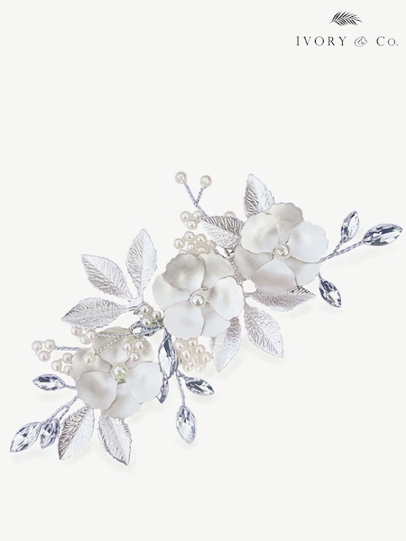 Серебряный - Ivory & Co Gardenia Crystal And Pearl Enamelled Floral Clip (K82811) | €60