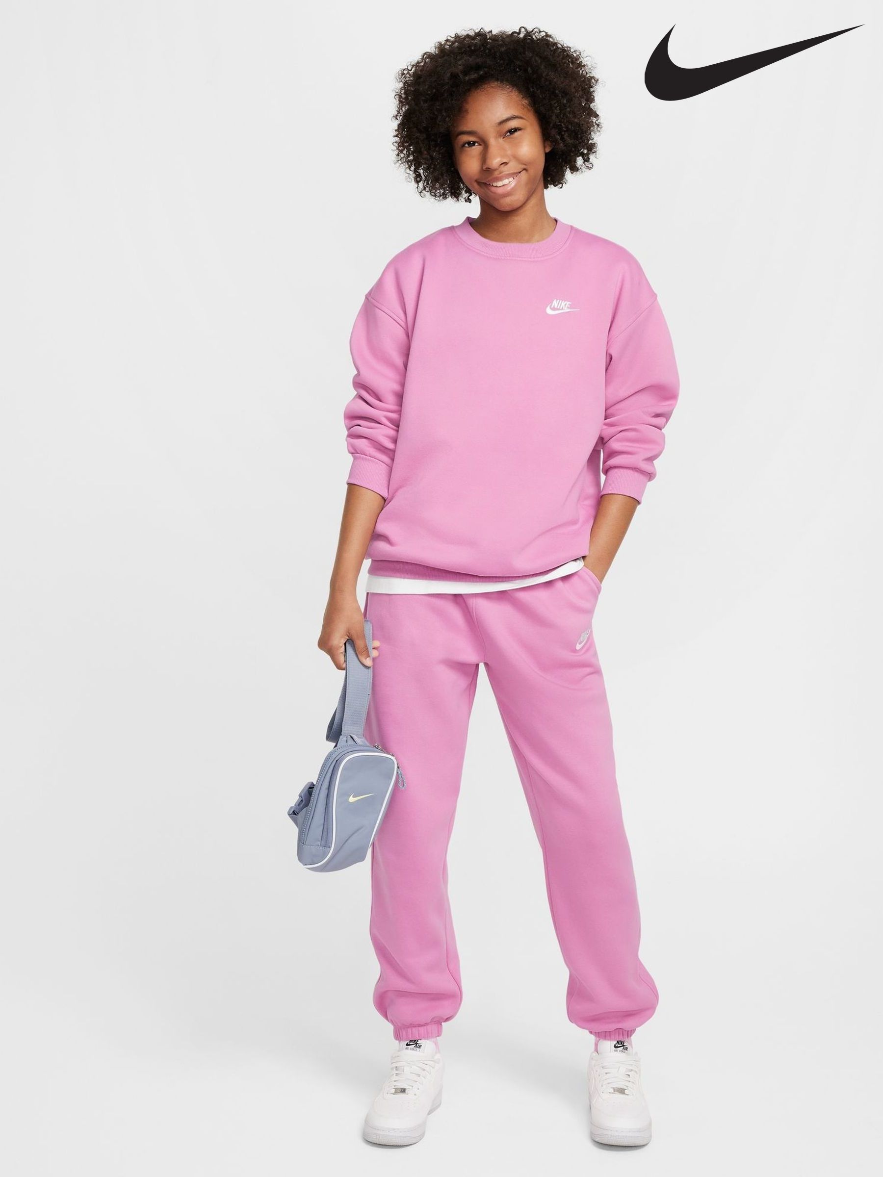 womens pink nike outfit