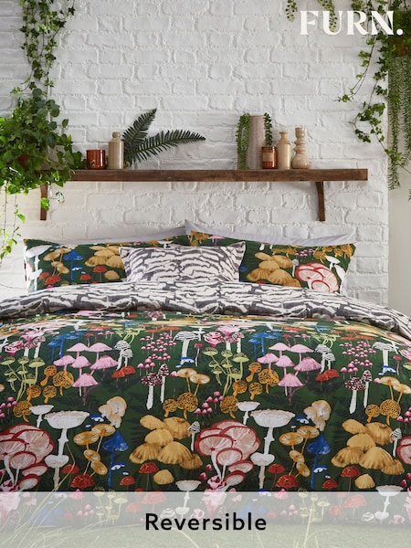 furn. Amanita Abstract Mushroom Reversible Duvet Cover and Pillowcase Set (K85954) | R$ 160 - R$ 315
