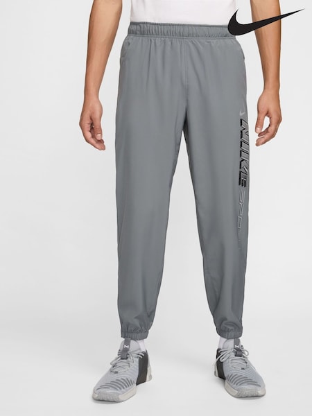 Nike White Form Dri-FIT Tapered Versatile Joggers (K87251) | €39
