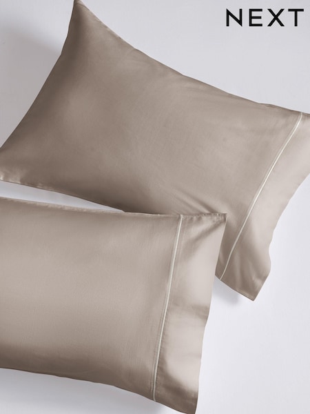 Set of 2 Mink Brown 300 Thread Count Collection Luxe 100% Cotton Pillowcases (K88564) | €21 - €26