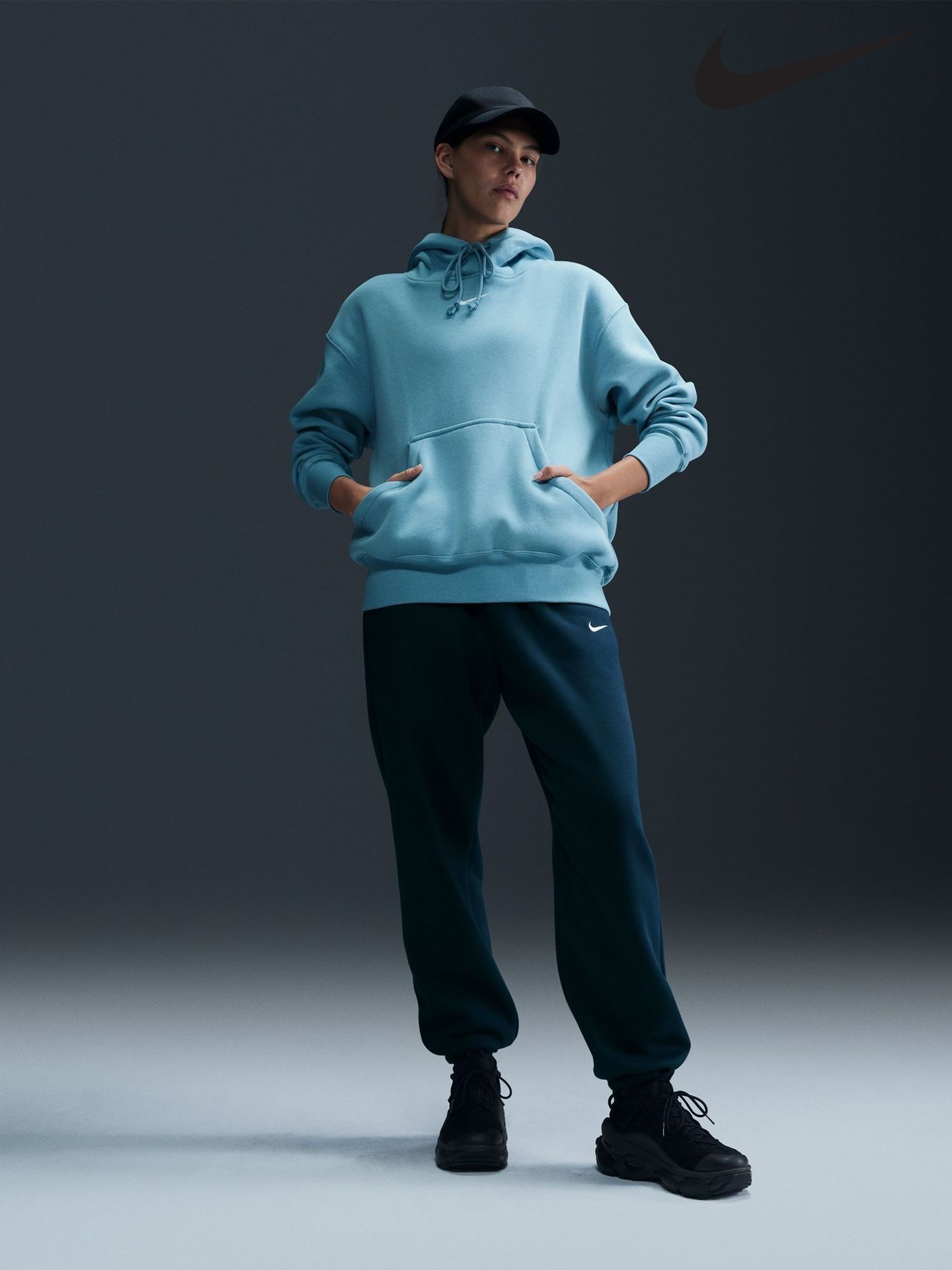 women's nike navy blue joggers