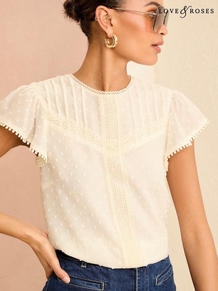 Love & Roses Ivory Dobby Flutter Sleeve Shell Top (K90794) | €25
