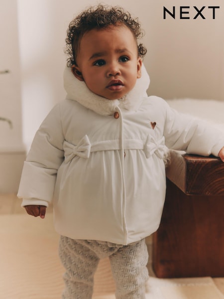 أبيض - فيونكة - Baby Hooded Puffer Coat (0mths-2yrs) (K91432) | ‏81 د.إ.‏ - ‏ 88‏ د.إ.