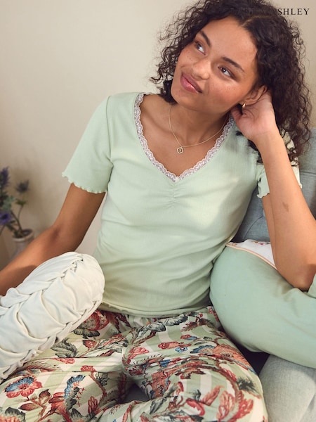 Laura Ashley Pyjama Set (K93007) | ‏99 ر.ق.