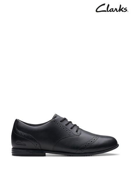 Clarks Black Wide Fit (G) Leather Younger Girls Finja Brogues (K96214) | €64 - €69