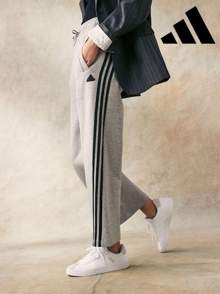 Gri - Pantaloni de sport sport cu tiv deschis și 3 dungi adidas Future Icons (K96926) | 229 LEI