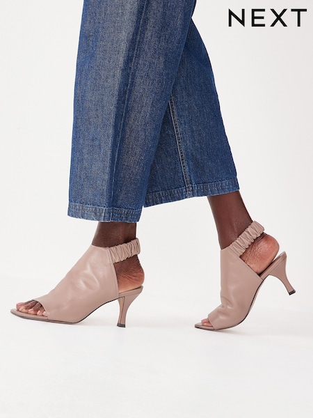 Taupe Signature Leather Ruched Shoe Boots (M15703) | € 20