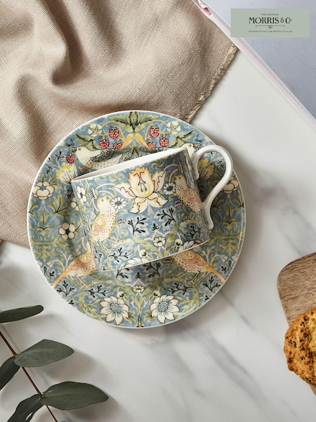 Morris & Co. Blue Strawberry Thief Mug (M19431) | €37