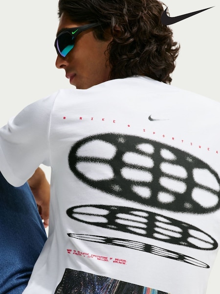 أبيض - Regular Nike Back Print Graphic T-shirt