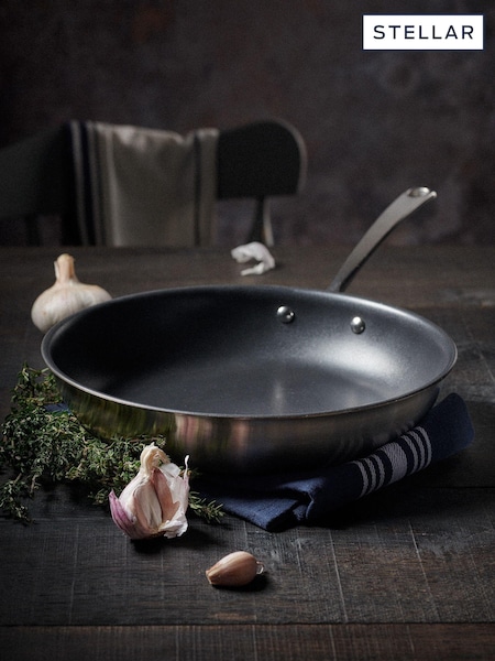 Stellar Silver Eclipse Non Stick Frying Pan 28cm (M71703) | €152