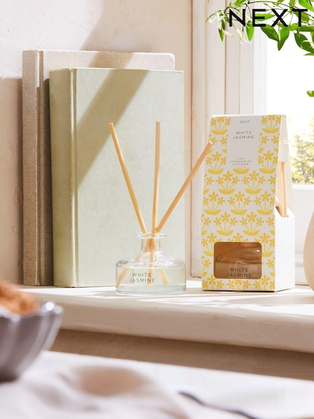 White Jasmine 70ml Fragranced Reed Diffuser (M82556) | €11