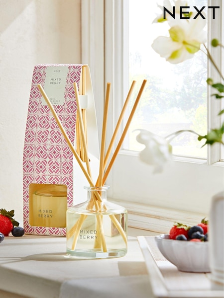 Mixed Berry 200ml Fragranced Reed Diffuser (M82694) | €26