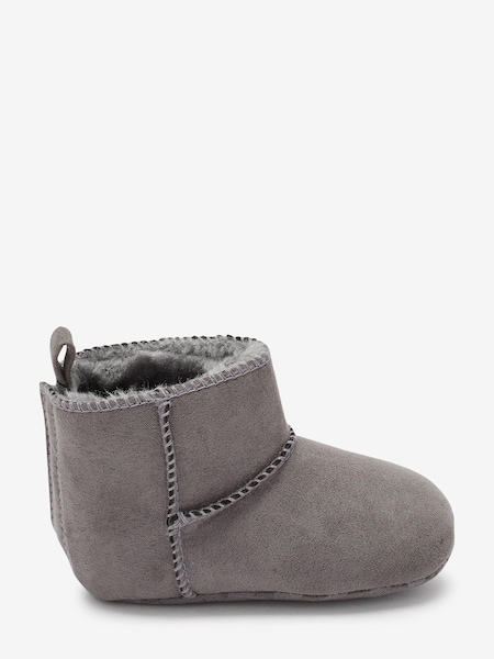 Grey Warm Lined Baby Pull On Boots (0-24mths) (M96201) | €5.50 - €6.50
