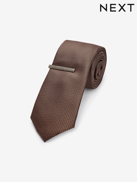 Brown Slim Textured Tie And Clip Set (N00387) | 34 QAR