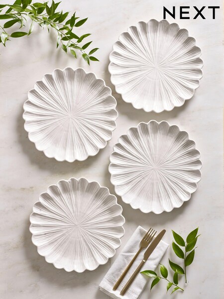 Set Of 4 Daisy Flower Dinner Plates (N01155) | ‏147 ر.ق.