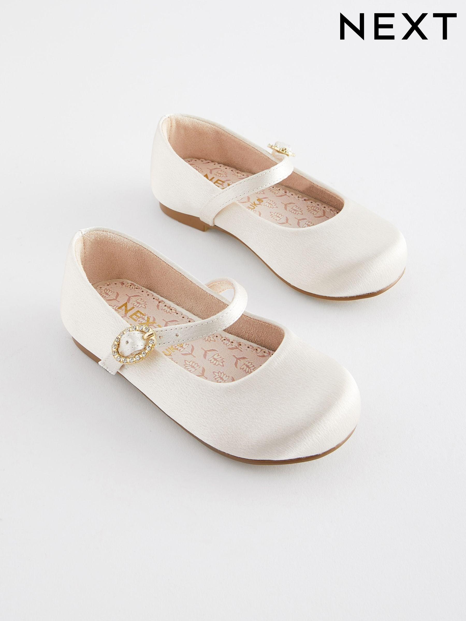 Newborn white shoes girl 2025