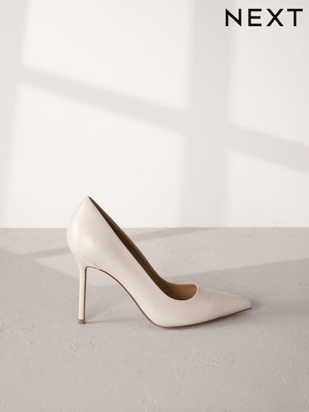 Luonnonvalkoinen Valkoinen - Premium Forever Comfort® Leather Point Toe Court Shoes (N09165) | €67