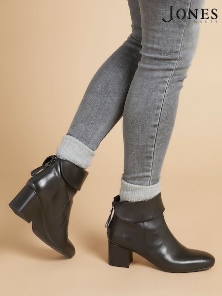 Jones Bootmaker Lylah Heeled Suede Ankle Boots (N09920) | €153