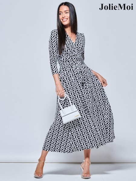 Jolie Moi Geometric Print Long Sleeve Maxi Dress (N11088) | €31