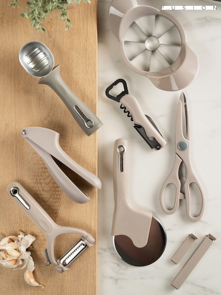 Fusion Grey Set of 4 Can Opener, Multi Peeler, Pizza Cutter and Garlic Press (N13628) | €33