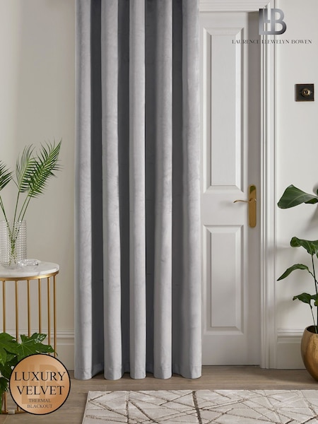 Laurence Llewelyn-Bowen Silver Montrose Blackout Thermal Eyelet Single Curtain (N14470) | R$ 445
