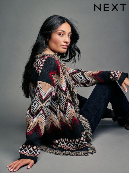 Več - Patterned Soft Touch Fringe Knitted Wrap Cardigan (N21283) | € 33