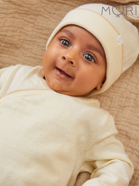MORI Cream Organic Cotton Knitted Kimono Romper & Hat Baby Gift Set (N22816) | €102