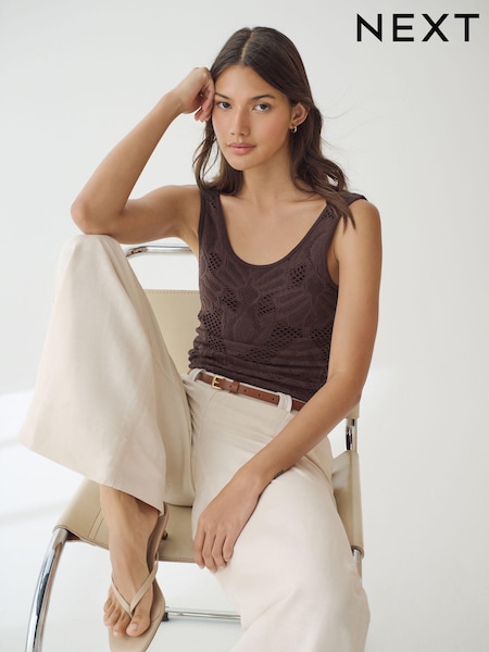 Burgundy Red Scoop Neck Lace Tank (N23924) | €14