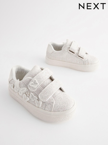 أبيض براق - Butterfly Touch Fasten Strap Trainers (N24715) | ‏131 ر.س.‏ - ‏149 ر.س.‏