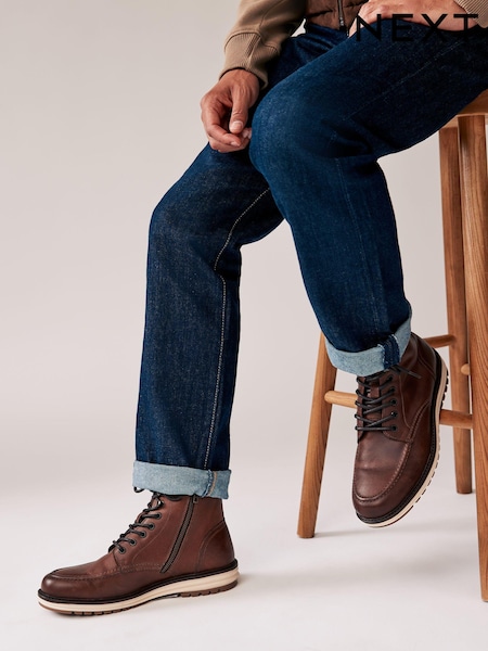 Braun - Leather Apron Toe Zip Up Sports Boots (N25136) | 48 €