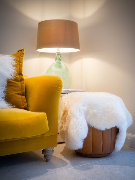 Naturally Sheepskins Ivory Single Sheepskin Rug (N25578) | €72